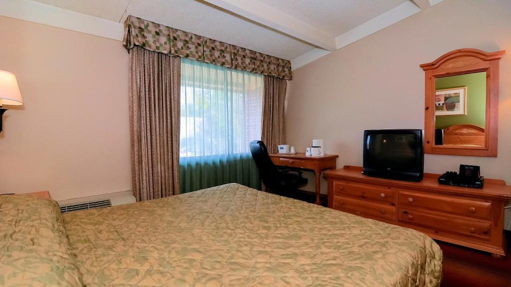 Rodeway Inn Huntington Station - Melville Zewnętrze zdjęcie