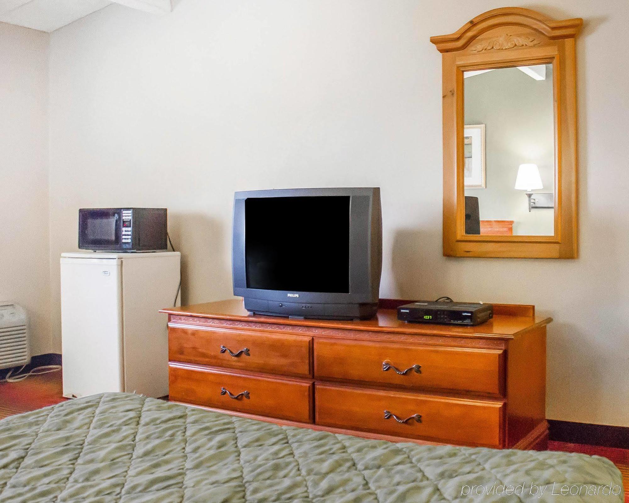 Rodeway Inn Huntington Station - Melville Zewnętrze zdjęcie