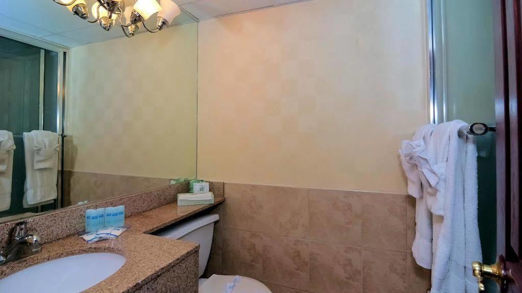 Rodeway Inn Huntington Station - Melville Zewnętrze zdjęcie